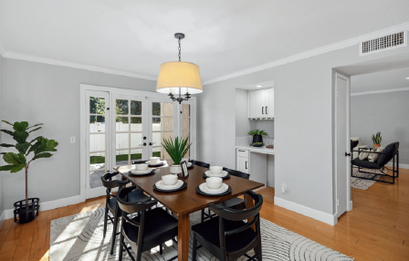 907 Hyde Court bedroom